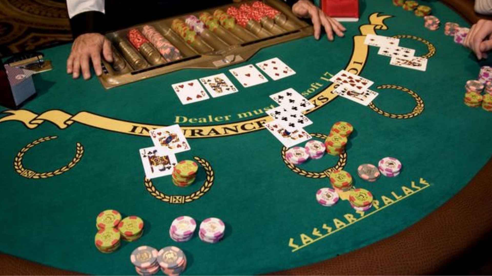 The Impact of Random Rewards on Engagement